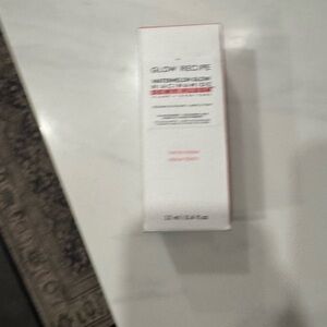 Glow Recipe Watermelon Glow Serum blush in watermelon flush